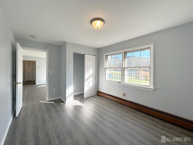 Building Photo - 3 Stiles Rd