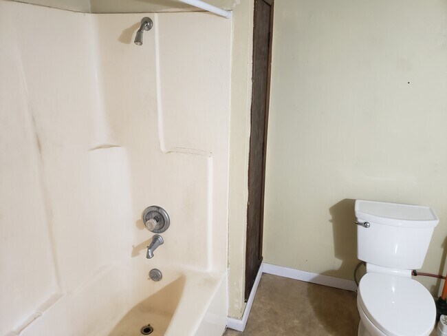 Building Photo - 210 4th St S