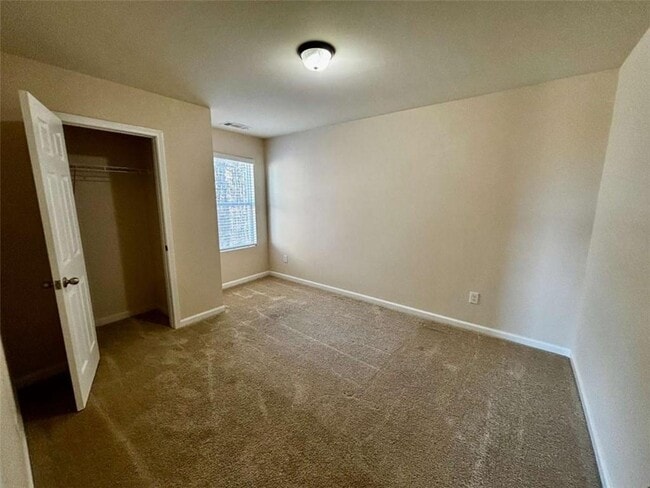 Building Photo - 637 Carlton Pointe Dr