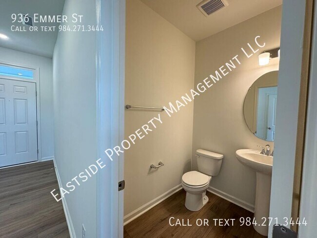 Building Photo - 936 Emmer St