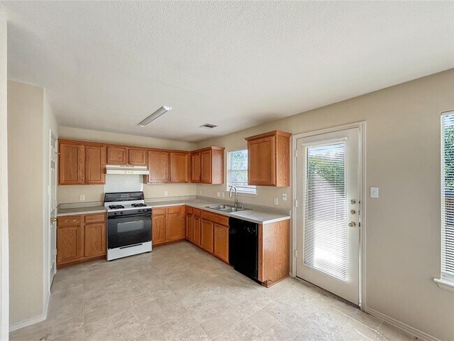 Building Photo - 1503 Catalina Dr