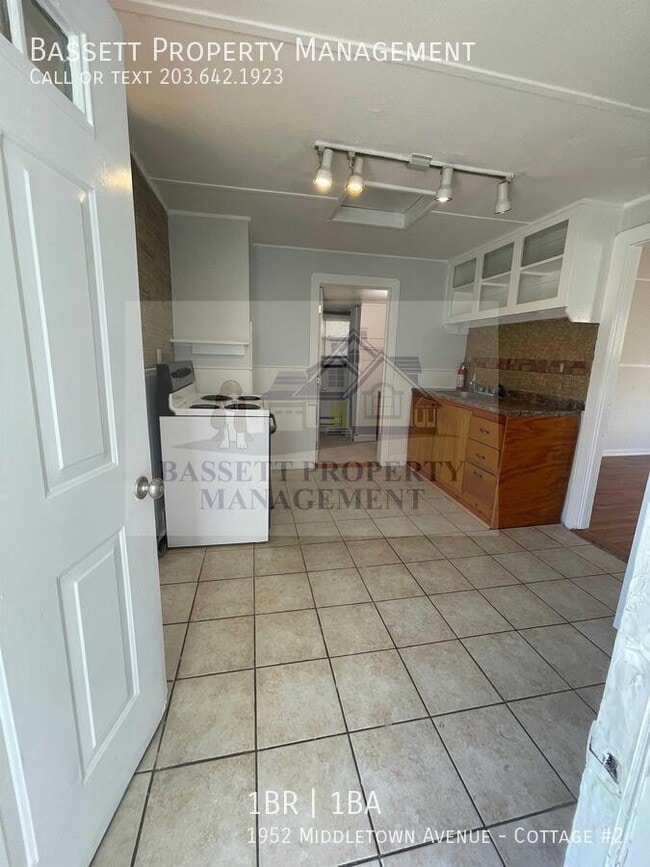 Building Photo - 1952 Middletown Ave