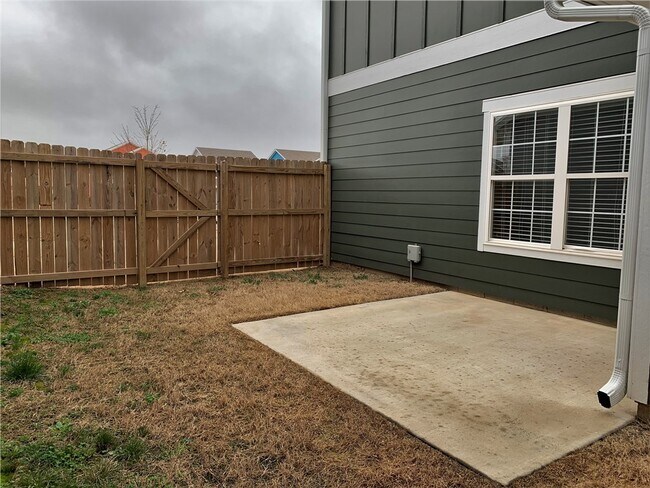 Building Photo - 3901 SW Peachwood Dr