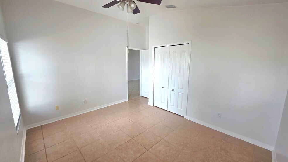 Building Photo - 9730 White Barn Way