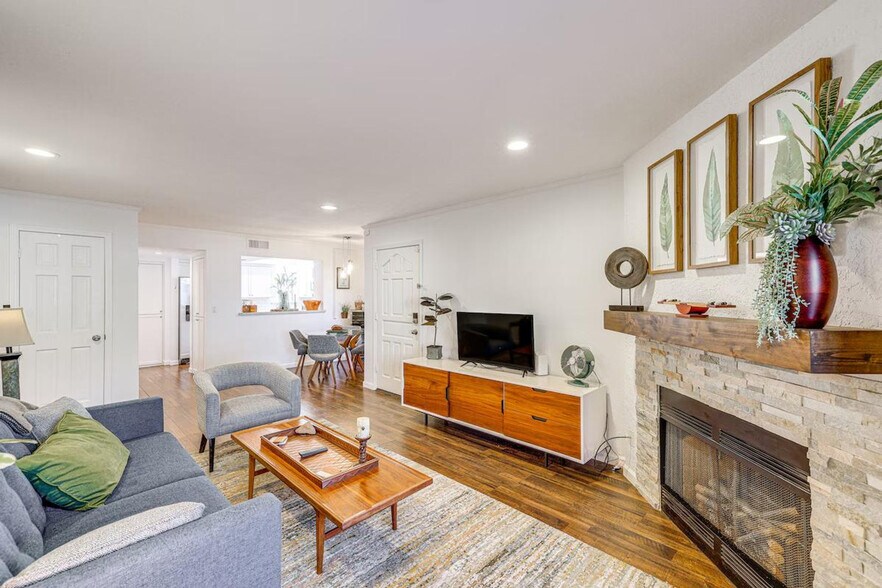 Building Photo - 11011 N 92nd St