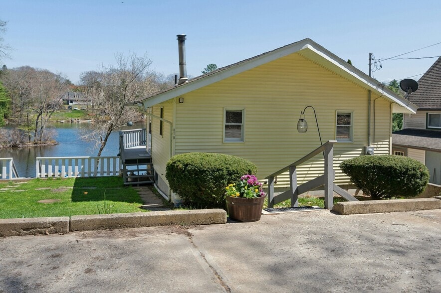 Building Photo - 81 Jolicoeur Ave