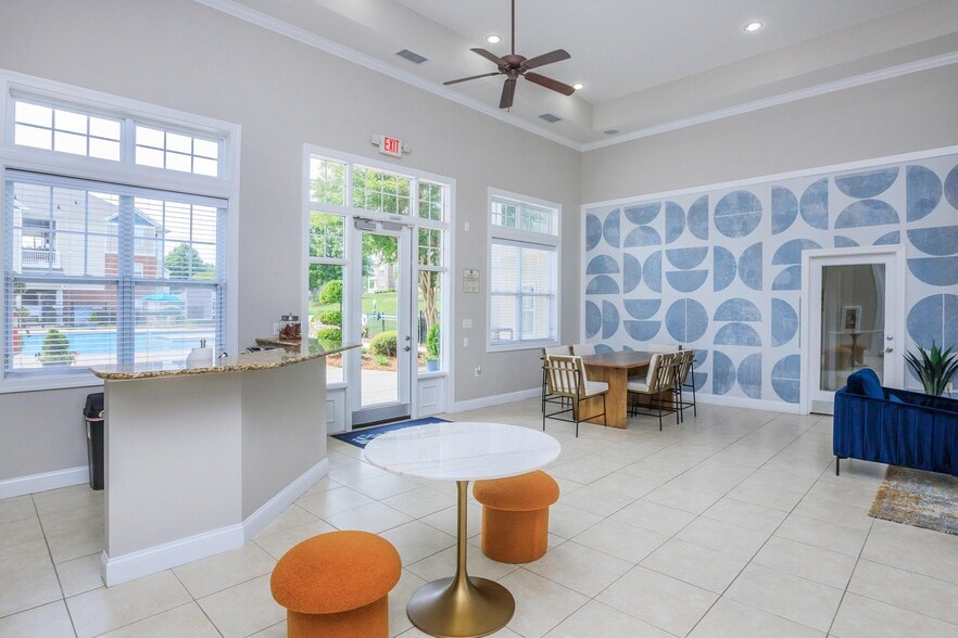 Building Photo - Bradford Park