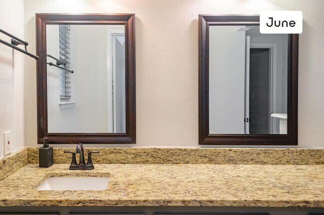 Building Photo - ROOM ONLY in 4-bed/2.0-bath Home