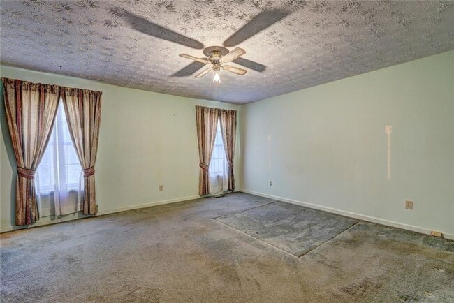 Building Photo - 503 Fayetteville Rd