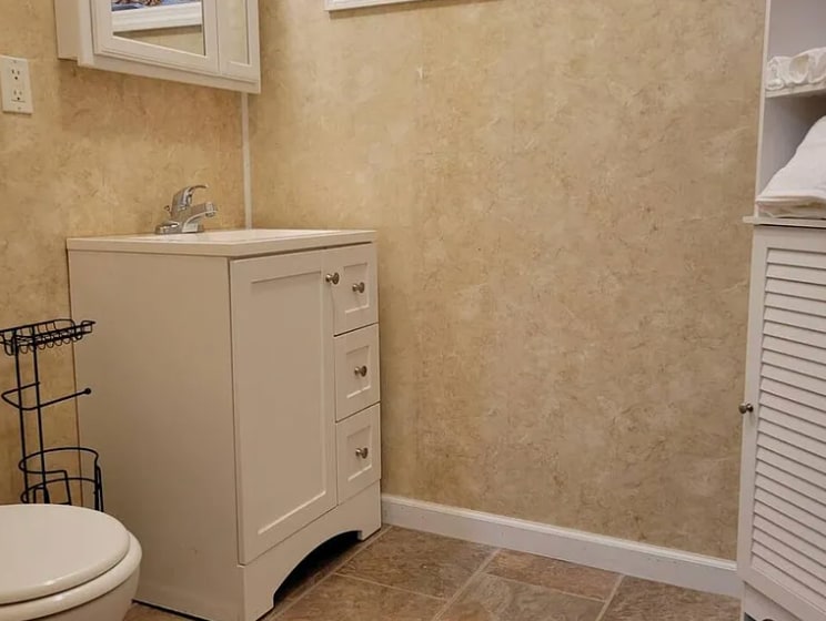 Half Bathroom - 172 Toles Hollow Rd