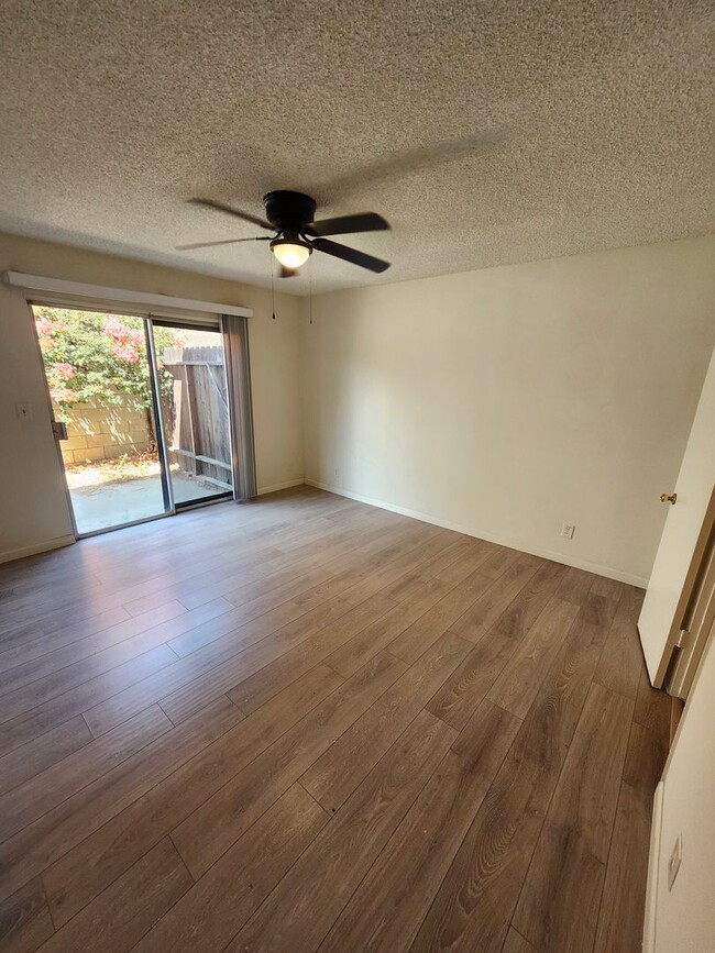 Building Photo - 438 Silverwood Ave