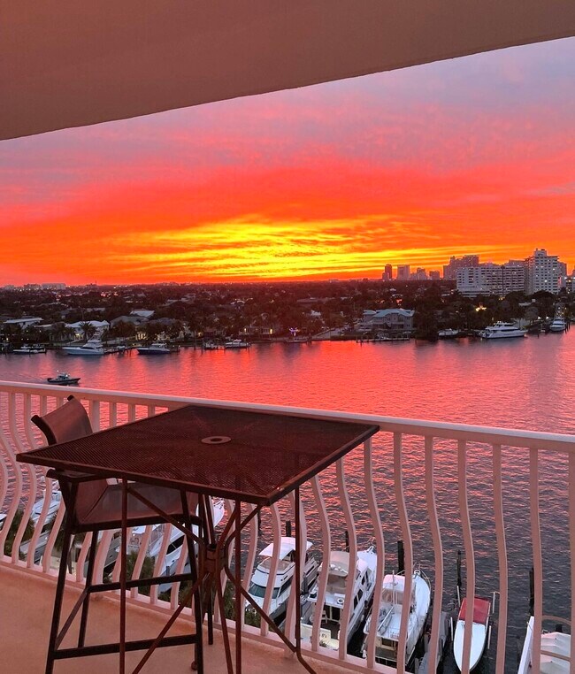 Building Photo - 1 Las Olas Cir