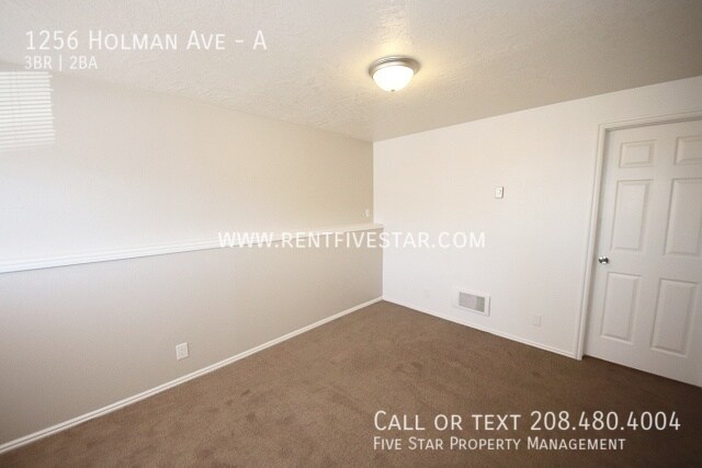 Building Photo - 1256 Holman Ave