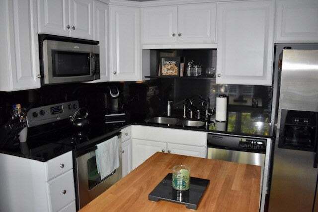 Building Photo - 2004 Townvue Ct