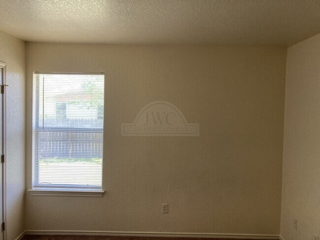 Building Photo - 3302 Toledo Dr