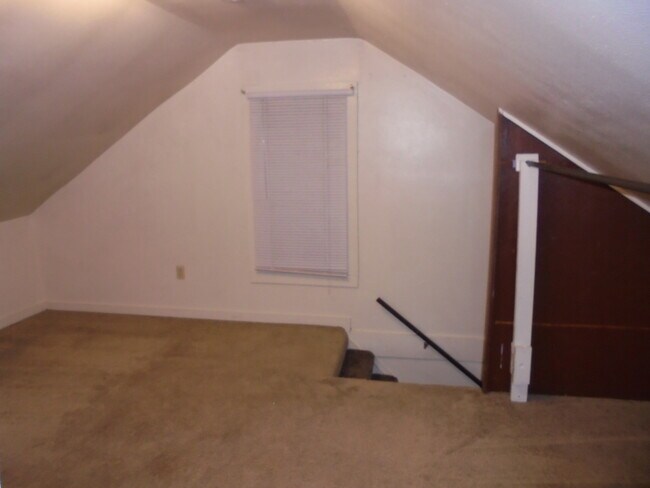 Building Photo - 605 2nd St