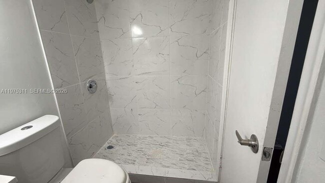 Building Photo - 104 Easthampton E