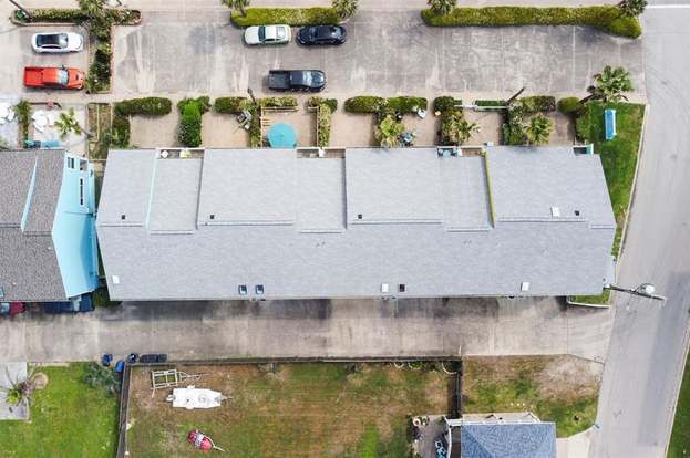 Building Photo - 8416 Seawall Blvd