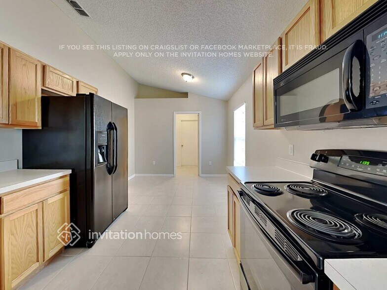 Building Photo - 2220 Brookshire Cir