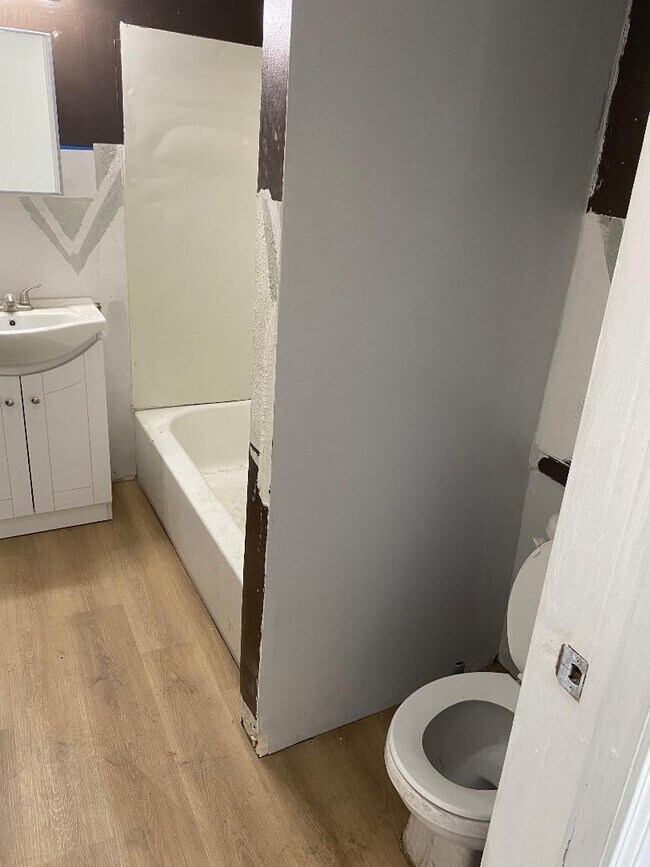 Building Photo - 11809 S Lafayette Ave