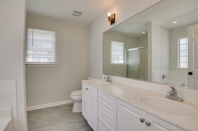 Building Photo - 409 Urial Dr