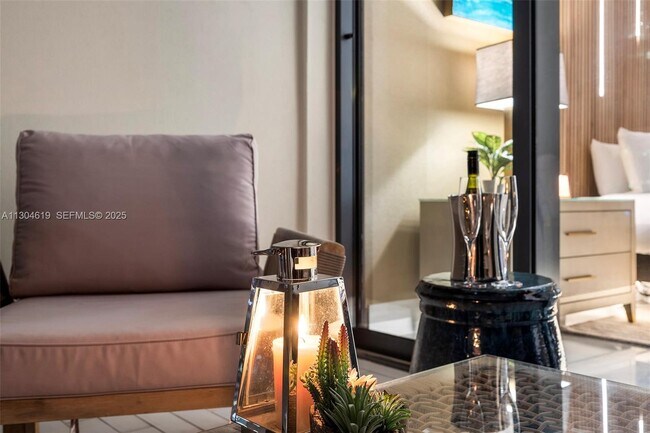 Building Photo - 2201 Collins Ave