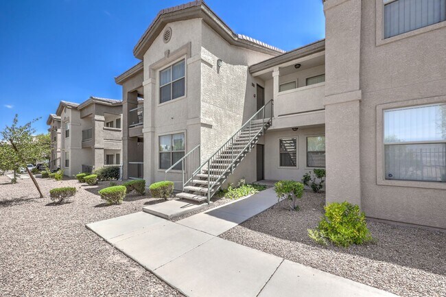 Building Photo - SW- 2 Bedroom Condo!