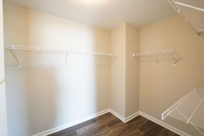 Building Photo - 105 Butternut Blvd