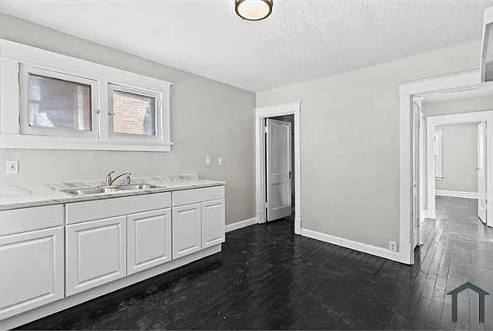 Building Photo - 5415 Hamilton Ave