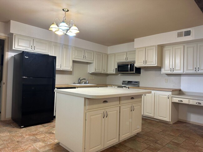 Building Photo - Elegant Home in Central Lubbock Available ...