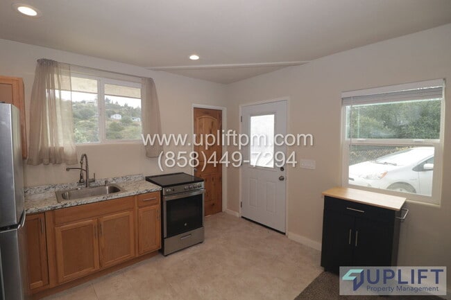 Building Photo - 766 S Grade Rd