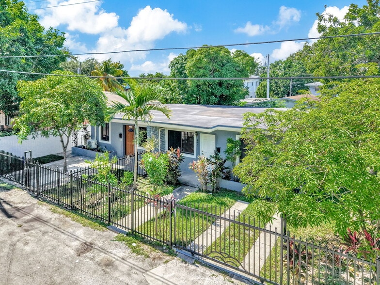 Primary Photo - 6432 NE 1st Ct