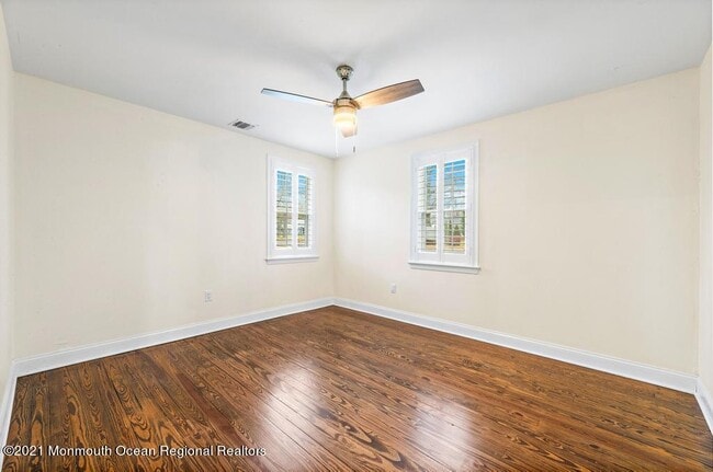 Building Photo - 495 Branch Ave