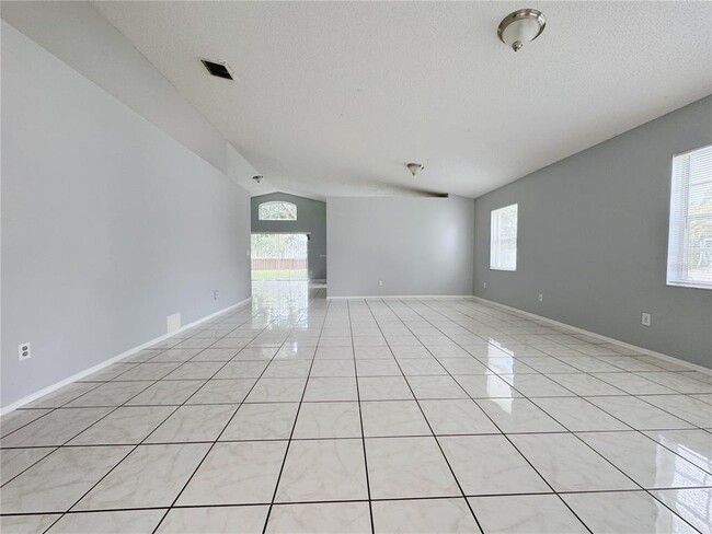 Building Photo - 1730 Bridgeview Cir