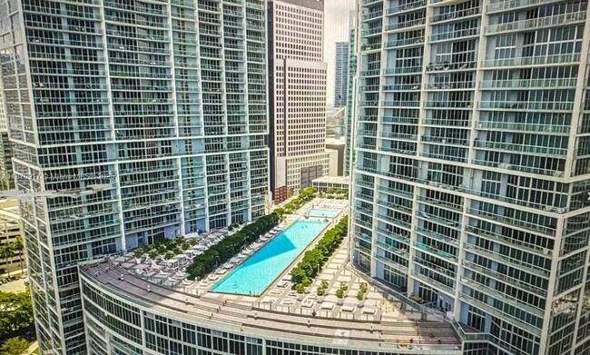 Building Photo - 475 Brickell Ave