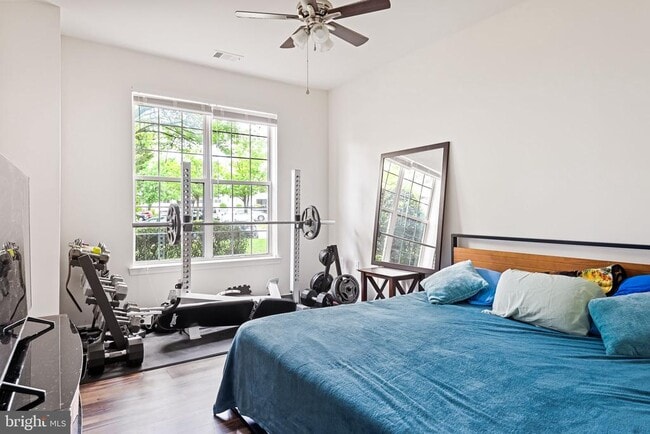 Building Photo - 8202 Catbird Cir