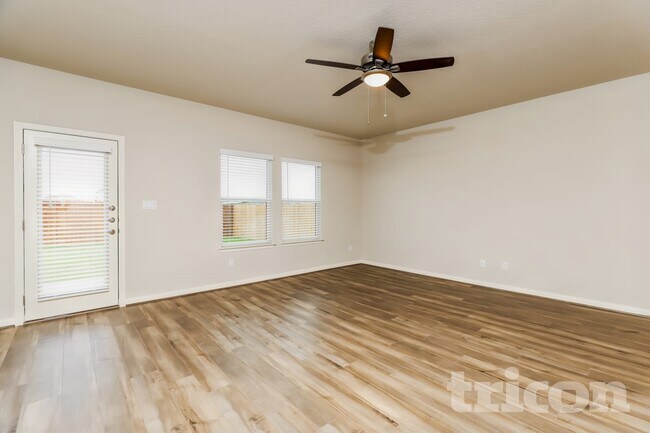 Building Photo - 13631 Emerson Wy