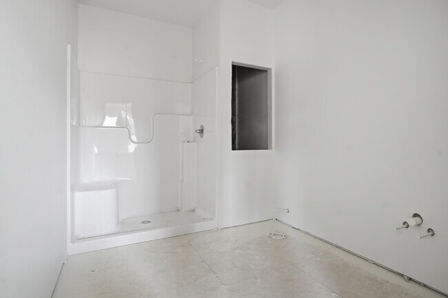 Building Photo - 119 Kettle Moraine Dr S