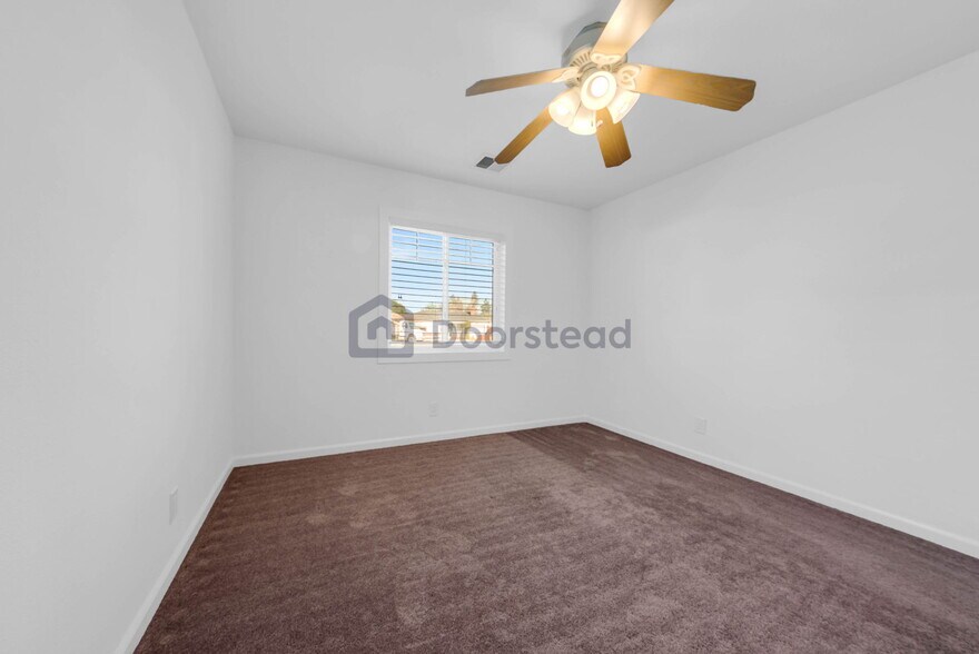 Building Photo - 2448 Pioneer Ave