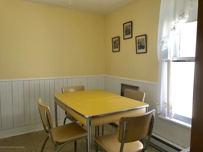 Building Photo - 35 1/2 Olin St