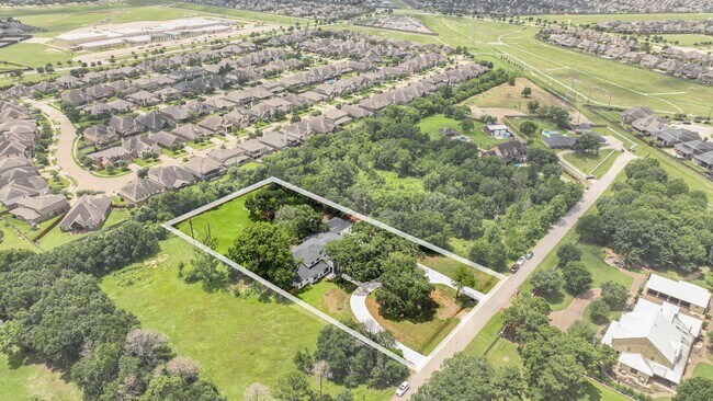 Building Photo - 26511 Meadow Ln