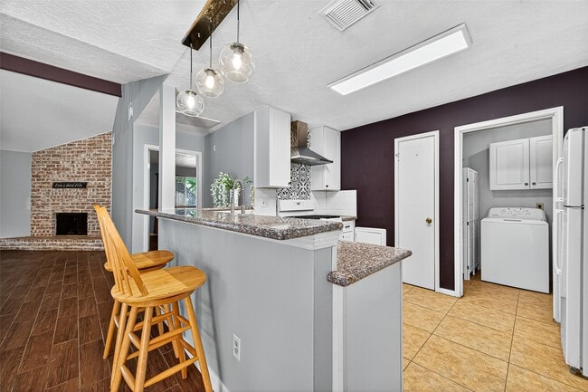 Building Photo - 802 Cascade Creek Dr