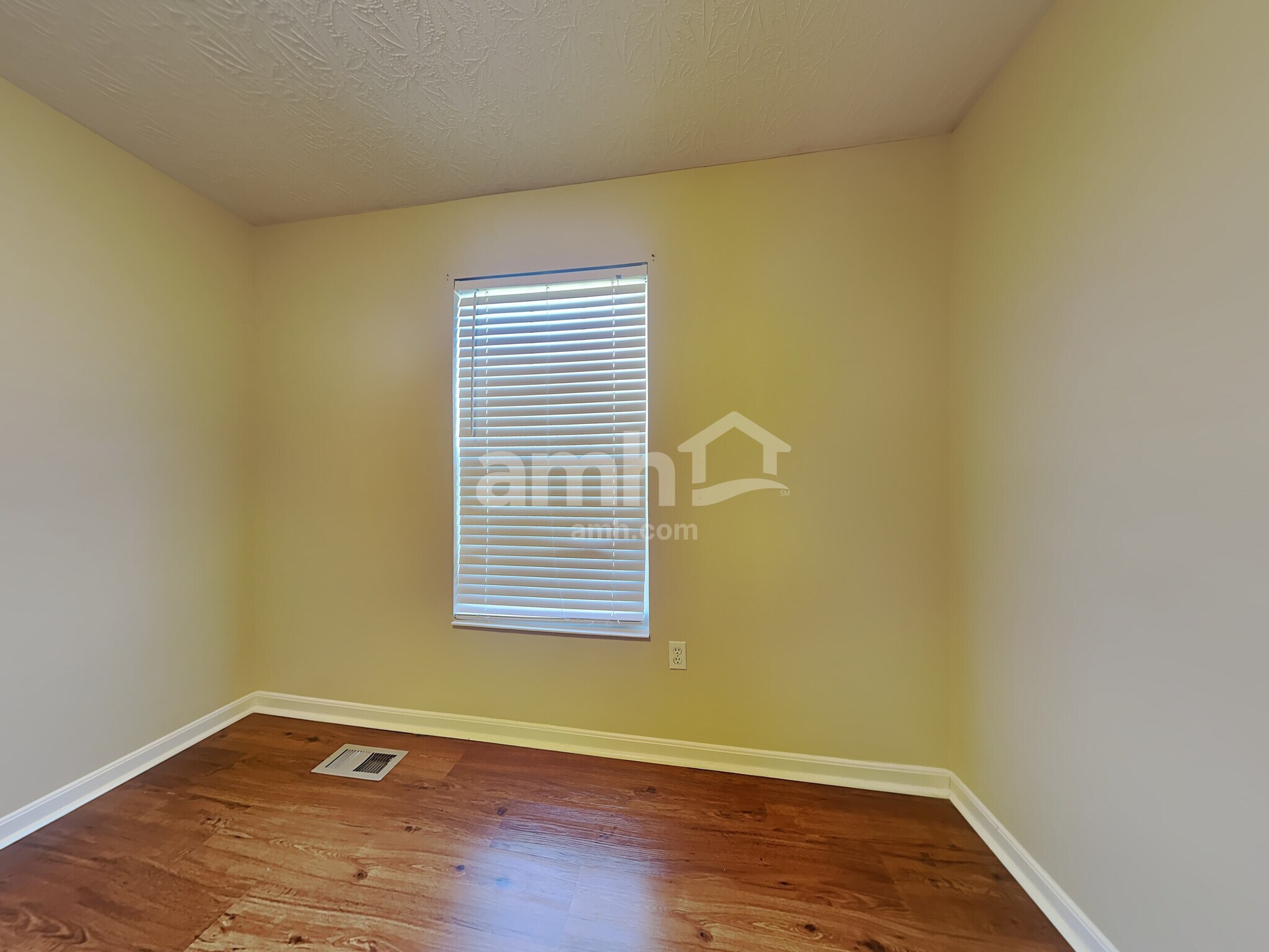 Building Photo - 2069 Whispering Wind Ln