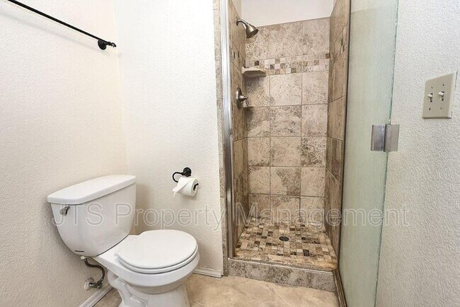 Building Photo - 2394 Alta Garden Ln