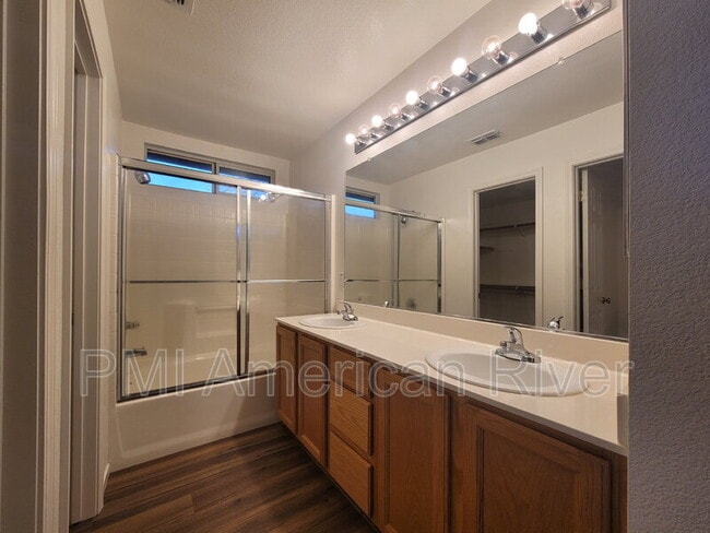 Building Photo - 8695 Misty Ct