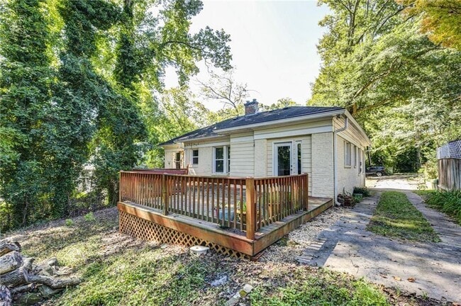 Building Photo - 483 Burlington Rd NE