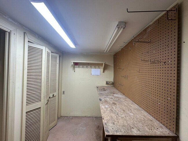 Building Photo - House in Bedford with Lot of Outdoor Space.