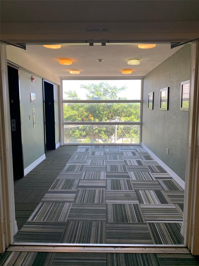 Building Photo - 816 NW 11th St