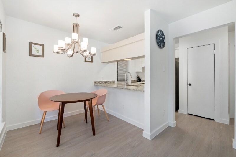 Building Photo - 10111 Golden Meadow Dr