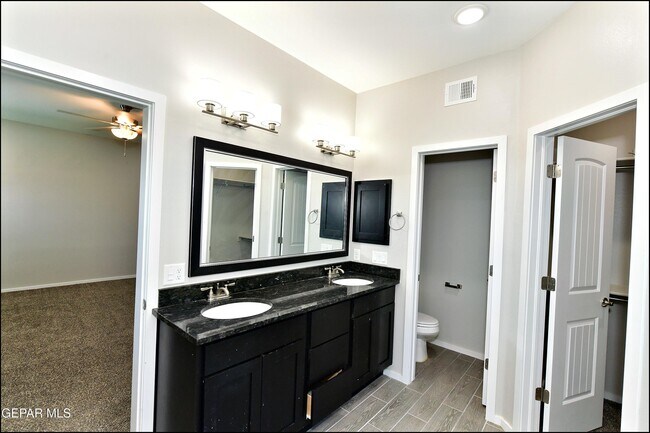 Building Photo - 541 Paseo Modesto Dr